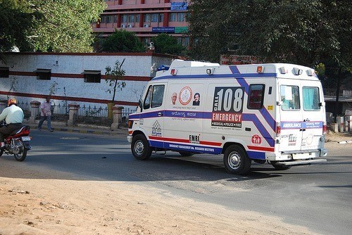 4274064790 45c40a8b66 ambulance india1