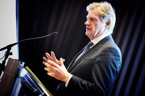?!?!: Vader staatssecretaris van Rijn klaagt in krant over slechte zorg
