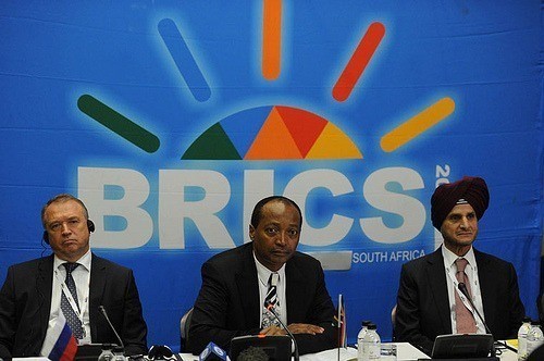 VS geïsoleerd, BRICS-landen krijgen meer stemrecht bij het ​​IMF