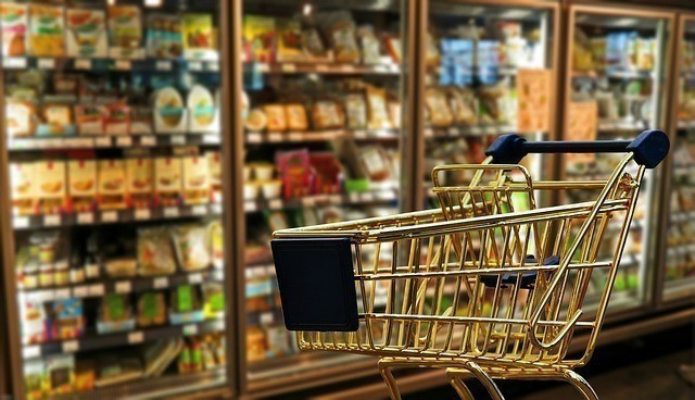 Agenda 2030: Supermarkten verhullen lege schappen met foto’s van eten en producten ... 