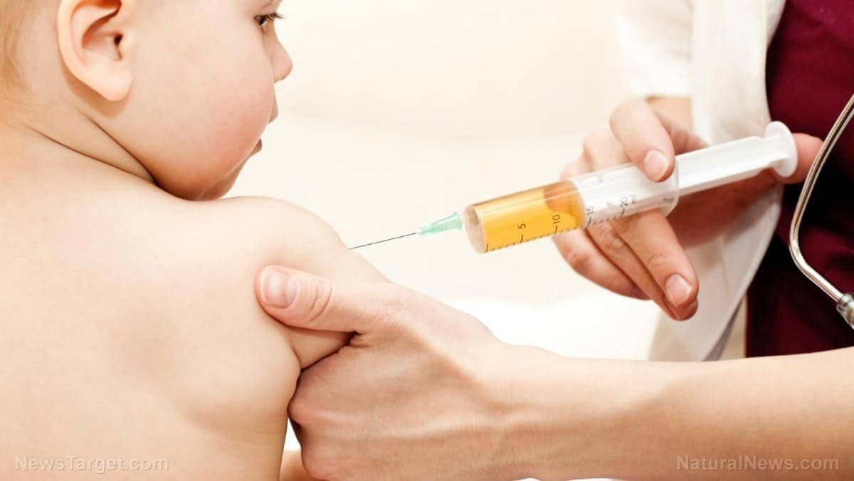 Moeder betrapt CBS News op gebruik foto van kind met reactie op BMR-vaccinatie, beweren dat mazelen het hebben veroorzaakt