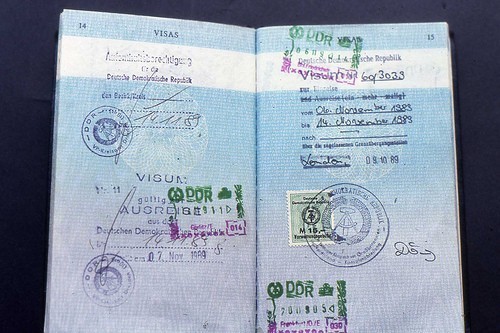 Buitenlandse migrantenkampen gaan als EU ambassades gratis visums verstrekken