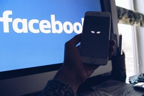 Facebook vraagt ​​patent aan voor verborgen audioclips in tv-advertenties om telefoons te activeren en achtergrondgeluid op te nemen