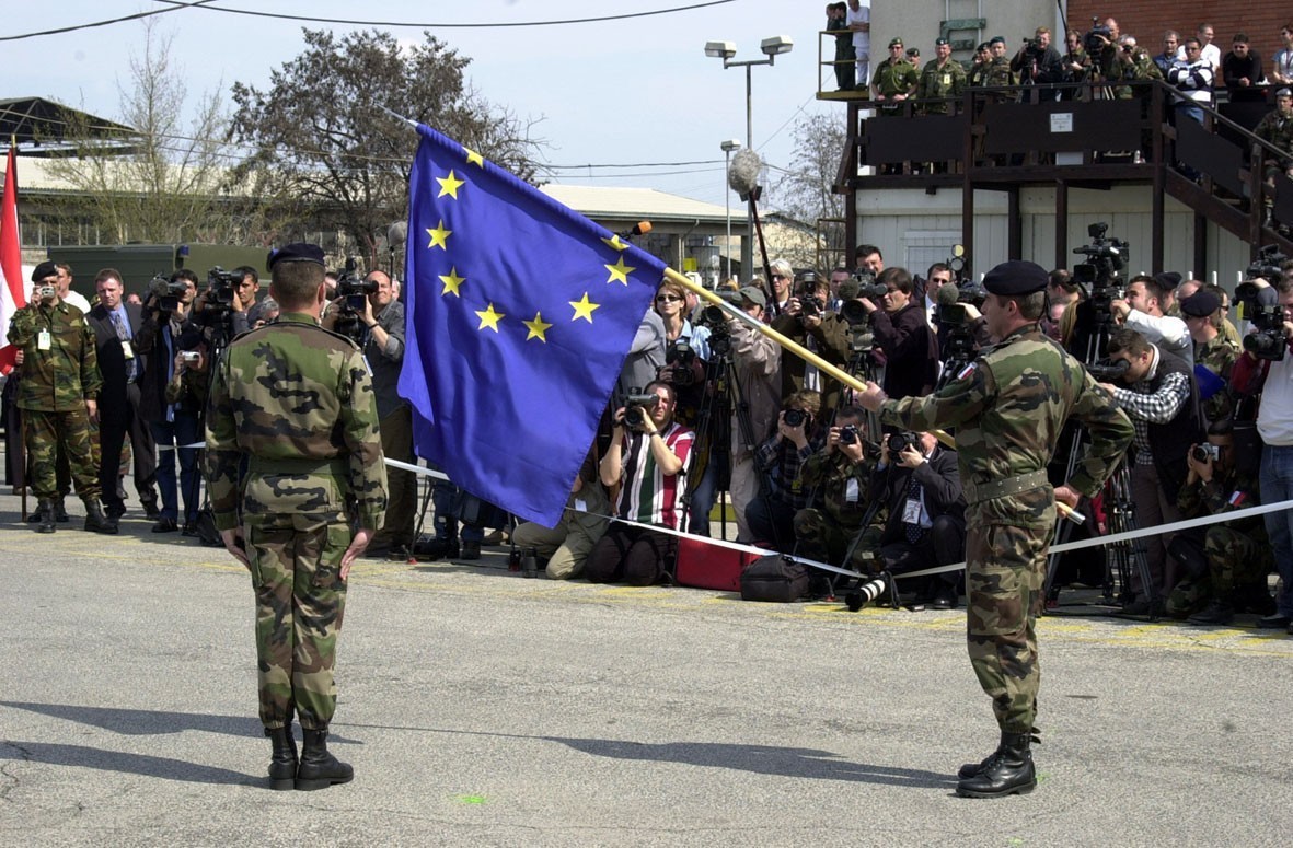 Oorlog in Oekraïne: dekmantel voor totale militarisering EU