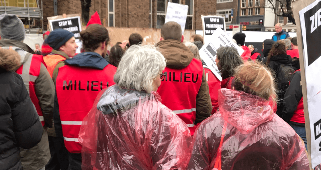 Links moet weer stom doen, gebruiken Rode Hesjes ipv Gele Hesjes om tegen wanbeleid van Rutte te protesteren