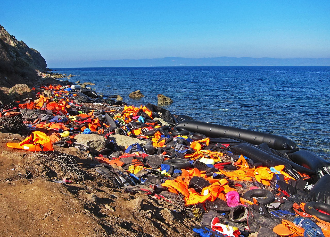 NGO’s roepen migranten via social media op: ‘Kom! De Grenzen zijn net als in 2015 weer open!’