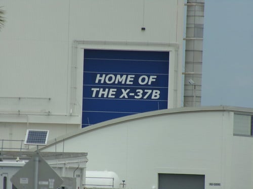 Mysterieus Amerikaans ruimtevliegtuig X-37B weer terug op aarde