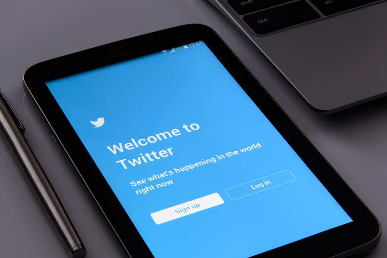 Twitter gaf 'onbedoeld' telefoonnummers en mailadressen aan adverteerders