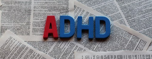 Vlamvertragers in huisstof: oorzaak van ADHD-achtig gedrag